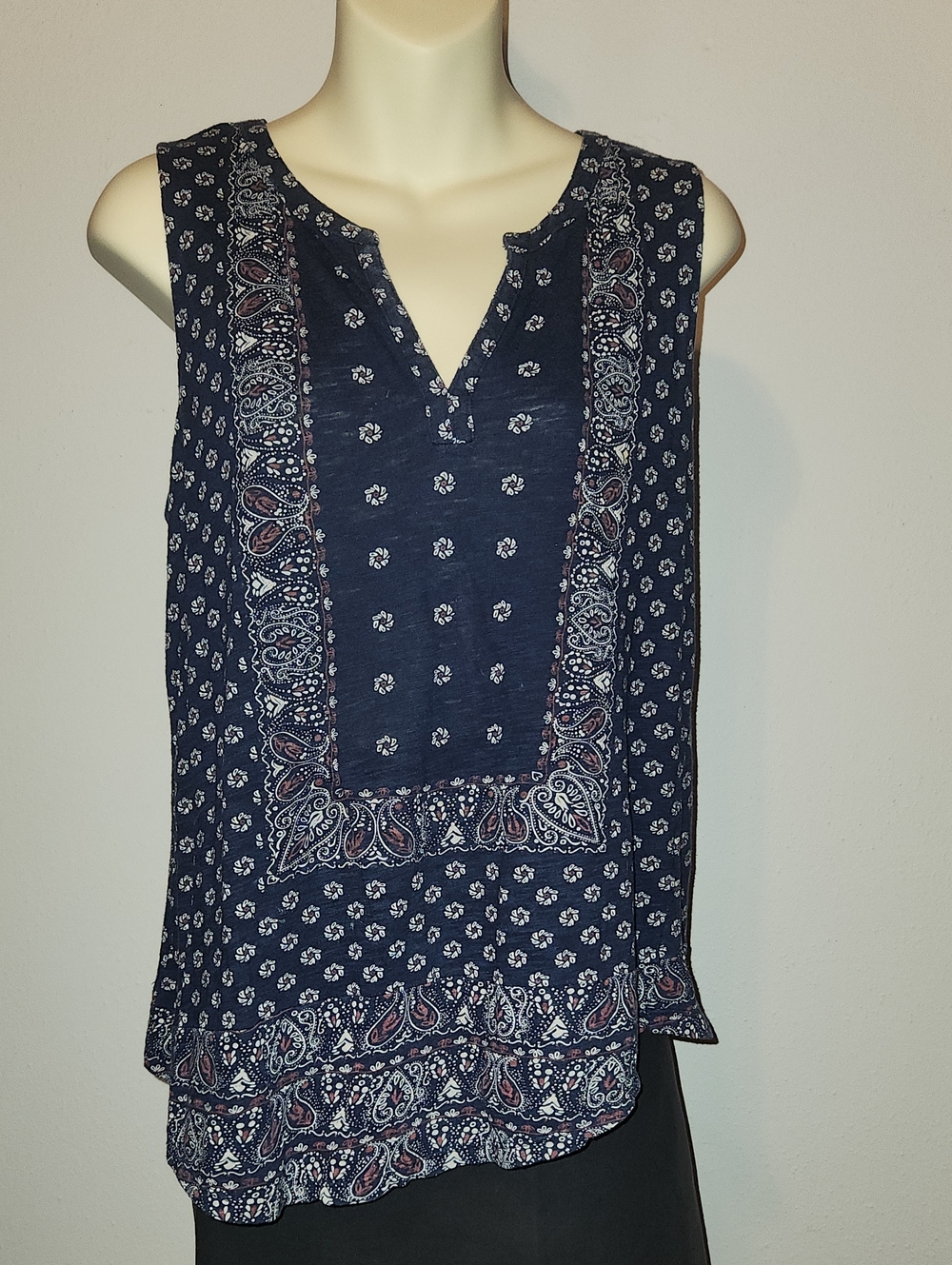 Lucky Brand Navy Paisley Print Sleeveless V-Neck Camisole